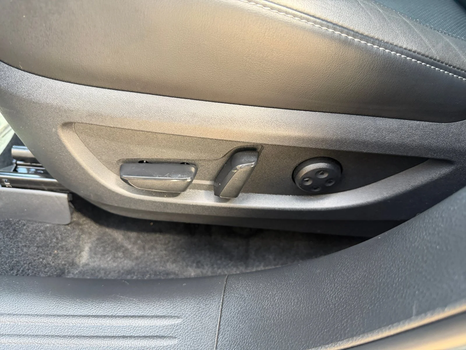 Used 2025 Slate Gray INFINITI LUXE image 9