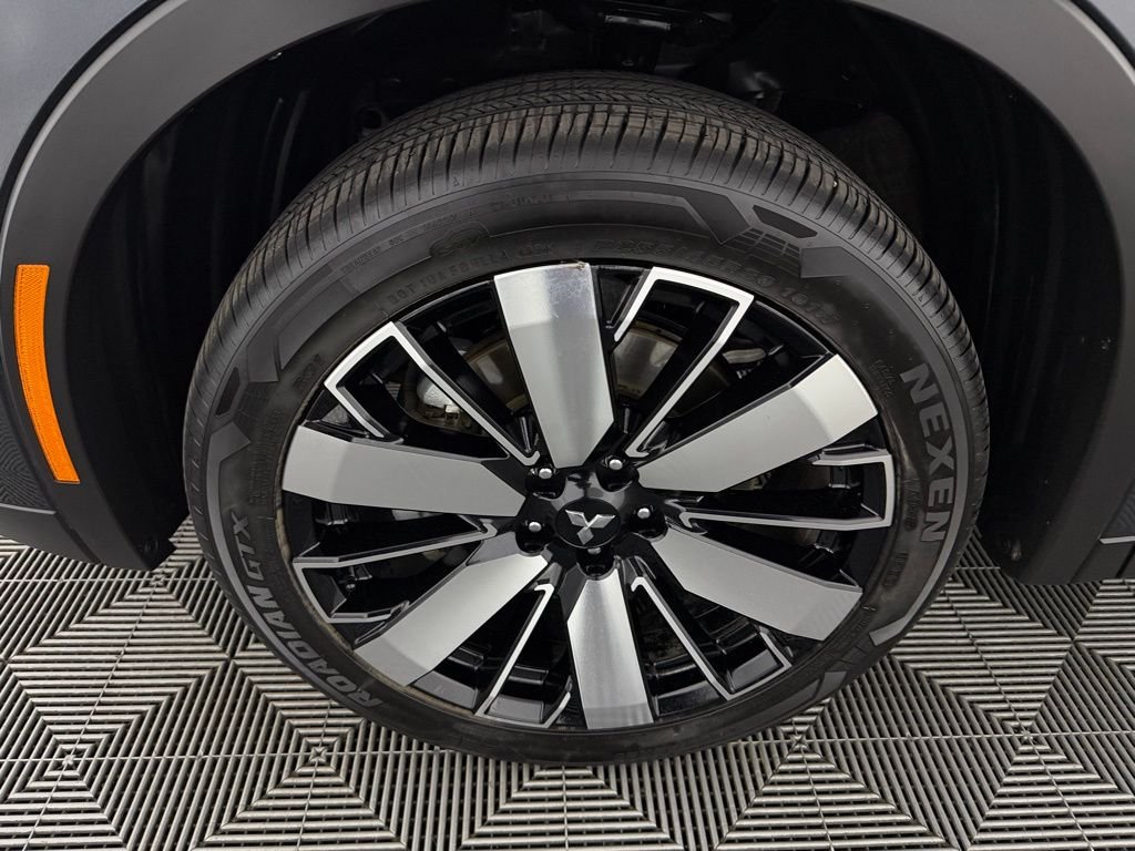Certified Used 2025 Gray Mitsubishi SE image 12