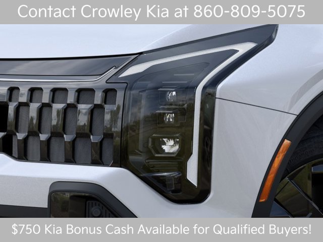New 2027 Glacial White Pearl / Black Ro Kia X-Line image 10