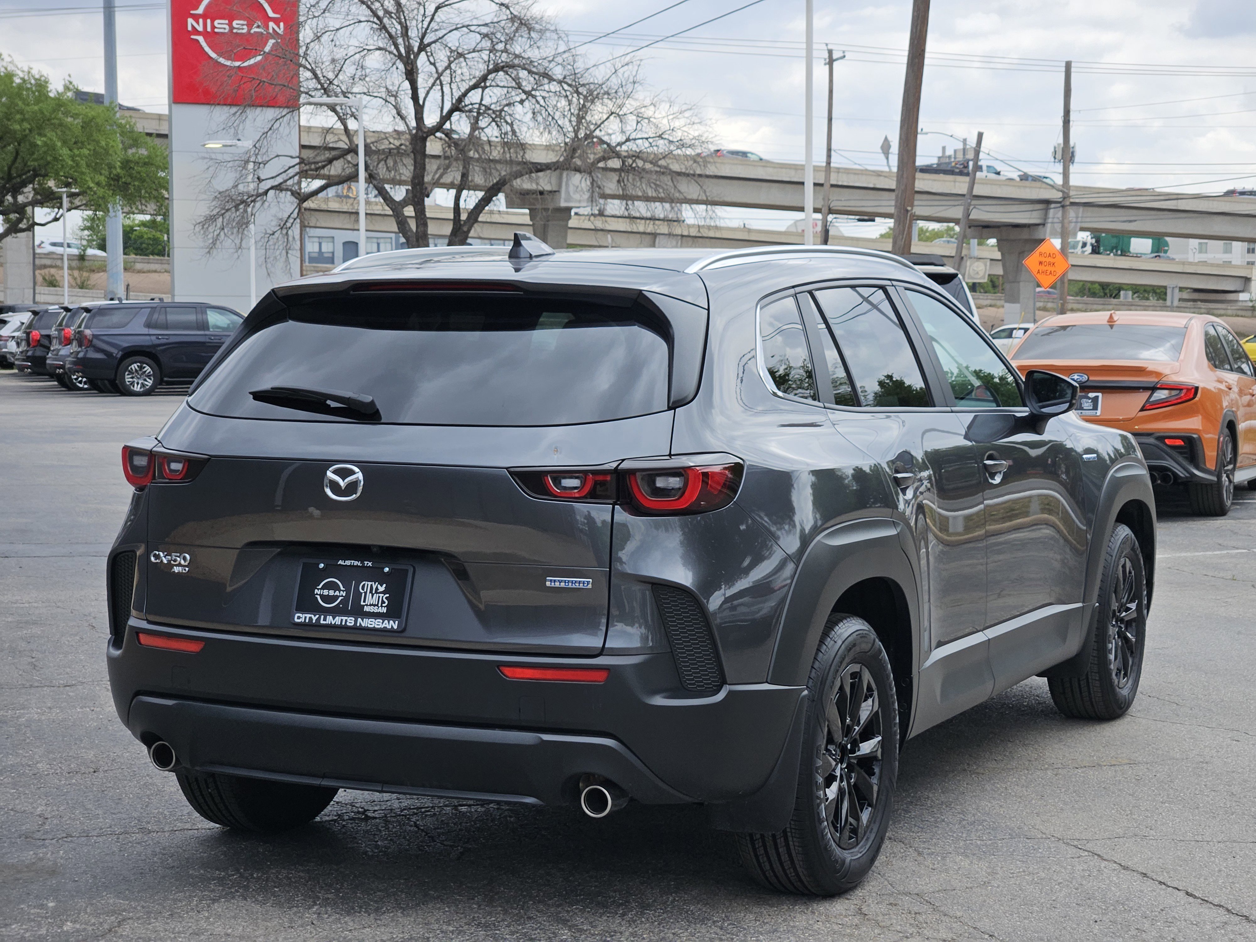 Used 2025  Mazda Preferred image 7