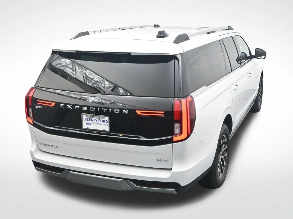 Certified Used 2025 Oxford White Ford Platinum image 30