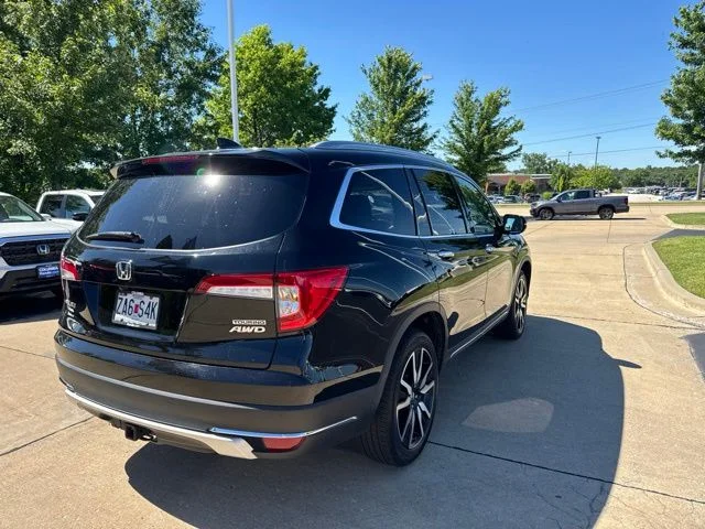 Used 2019 Black Honda Touring image 4