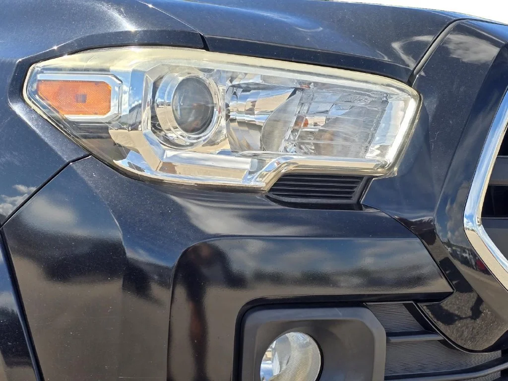 Used 2019 Midnight Black Toyota SR image 5