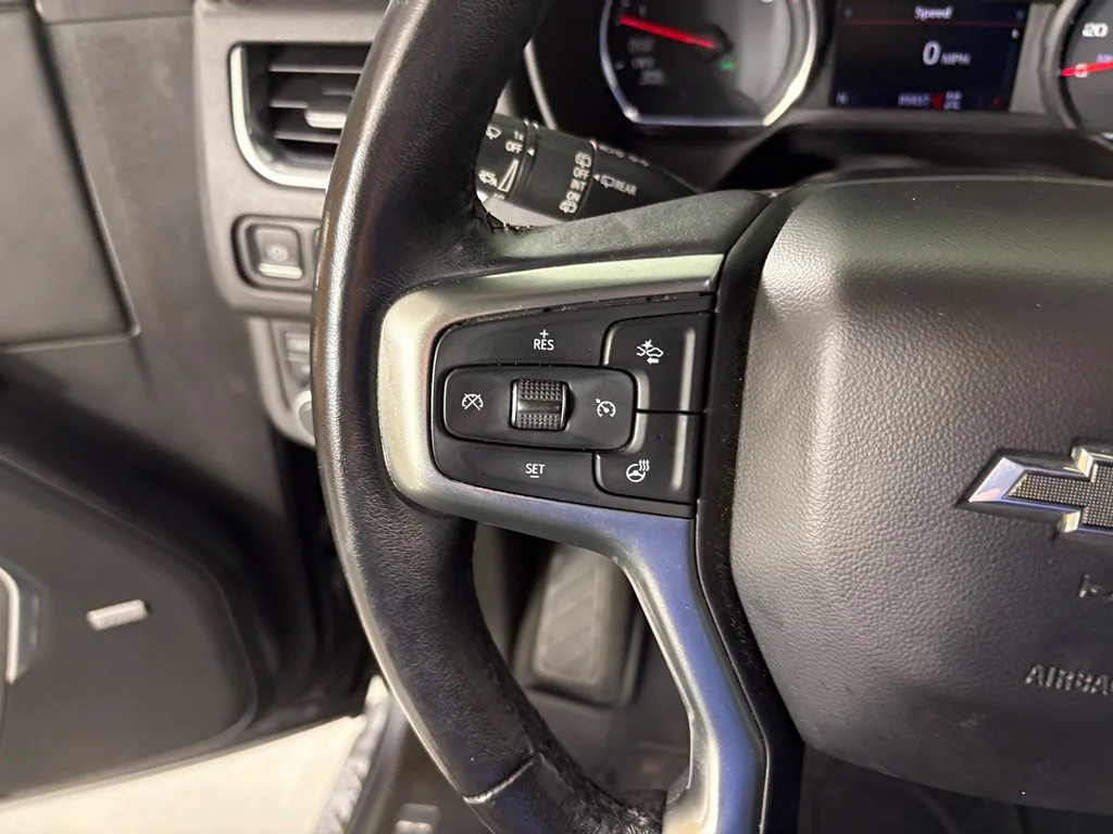 Used 2021 Gray Chevrolet Z71 image 21