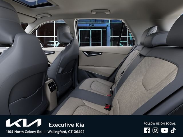 New 2026 Snow White Pearl Kia WAVE image 18
