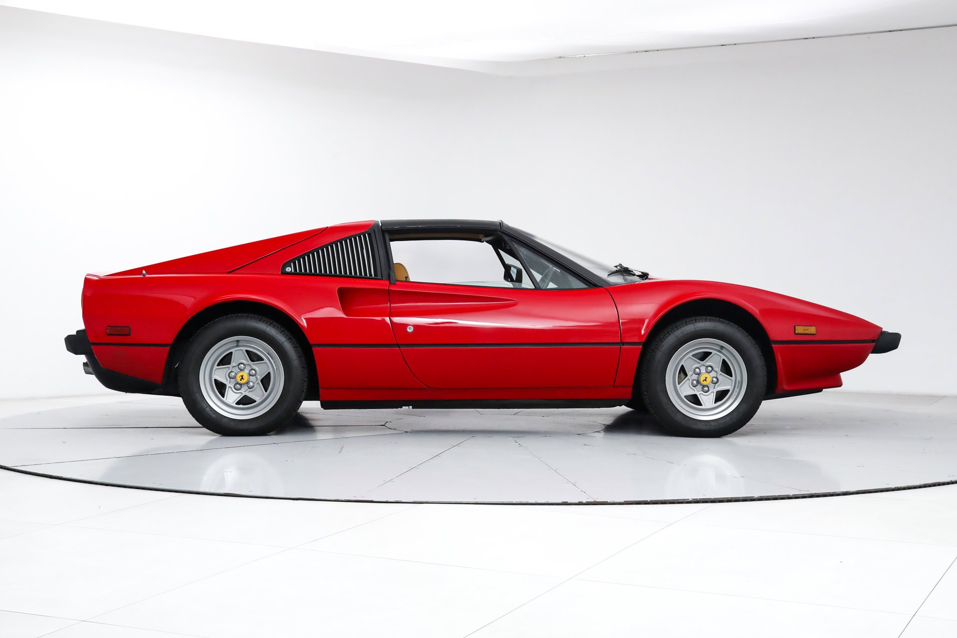 Used 1981 Red Ferrari  image 11