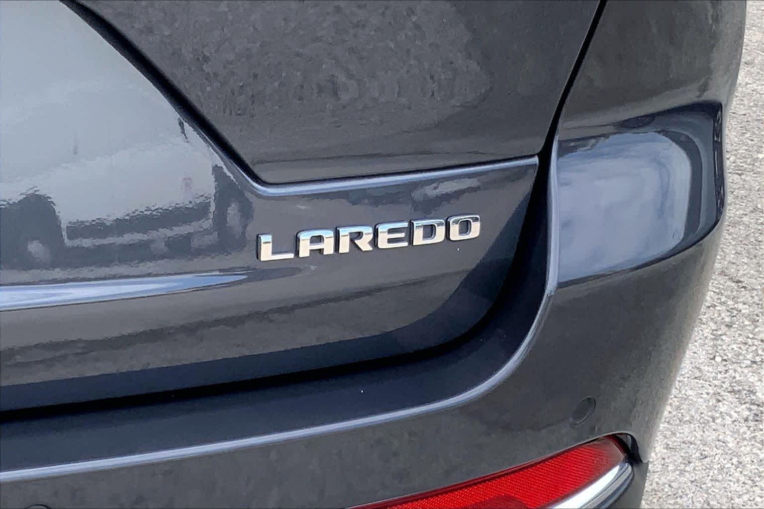 Used 2024 Baltic Gray Metallic Clearcoat Jeep Laredo X image 9