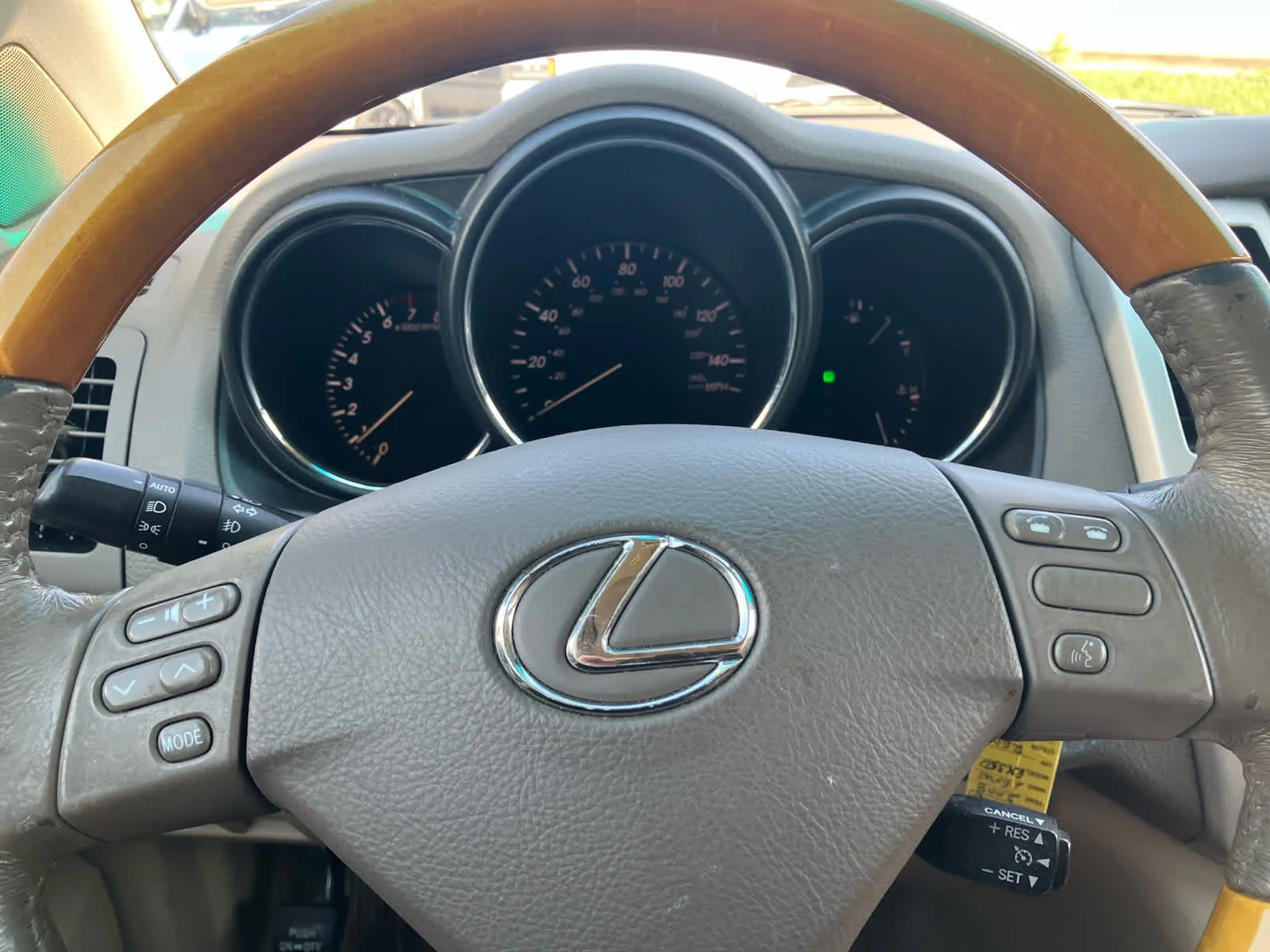 Used 2008 Brandy Wine Mica Lexus  image 14
