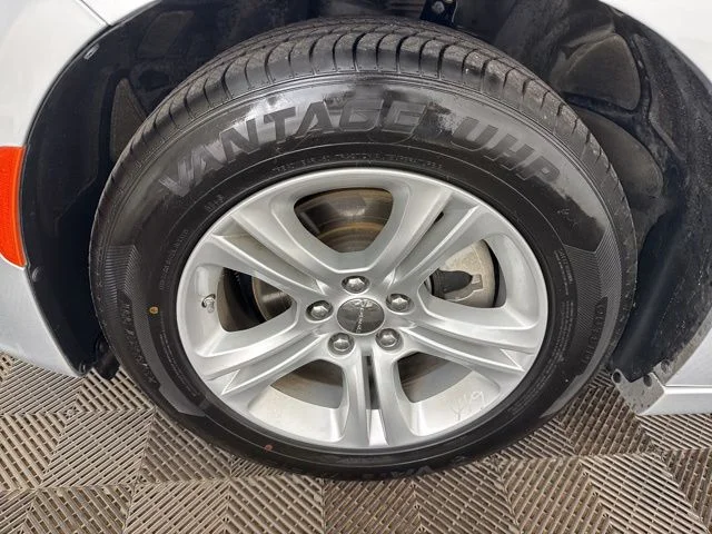 Used 2023 Silver Dodge SXT image 26