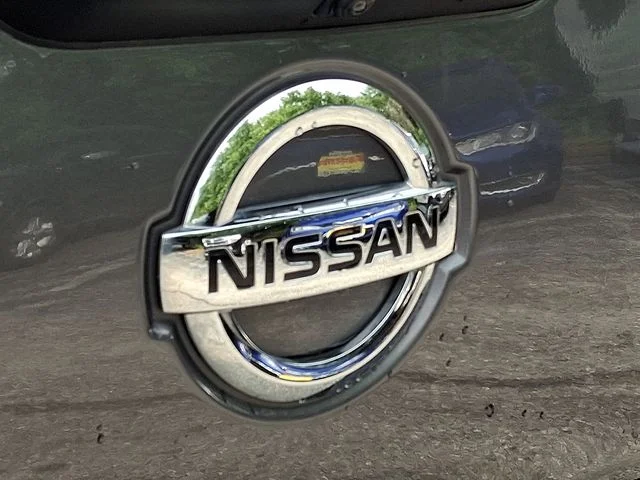 Used 2022 Gray Nissan SV image 28