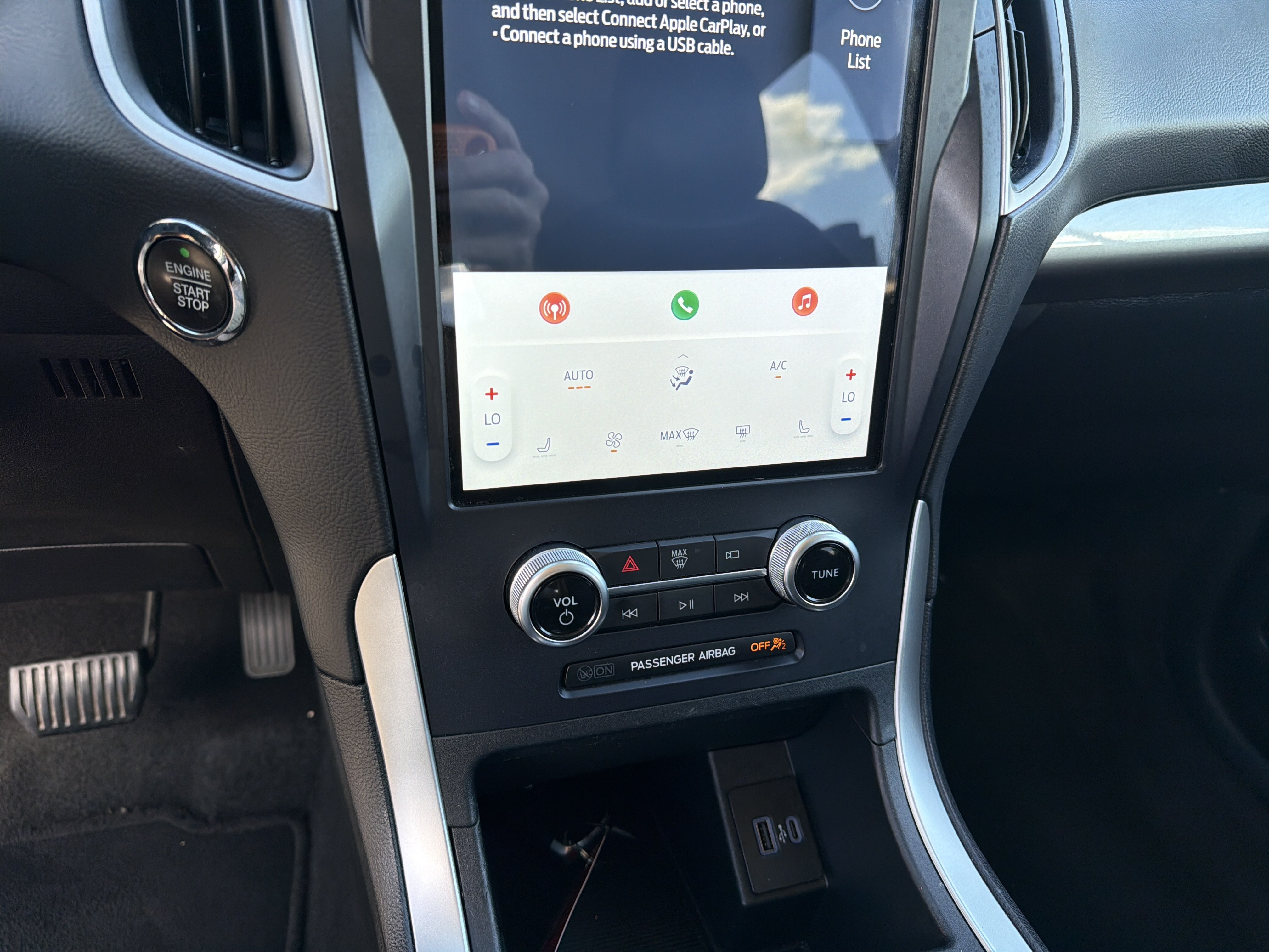 Used 2023 Silver Metallic Ford SEL image 31
