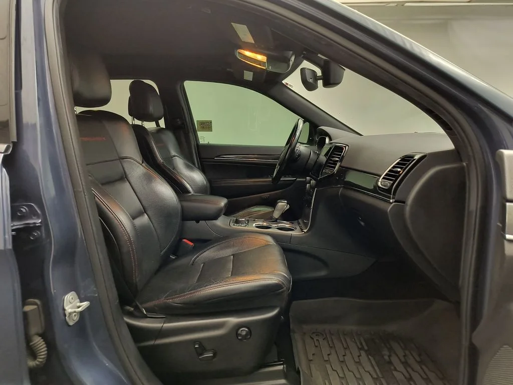 Used 2020 Slate Blue Pearlcoat Jeep Trailhawk image 29