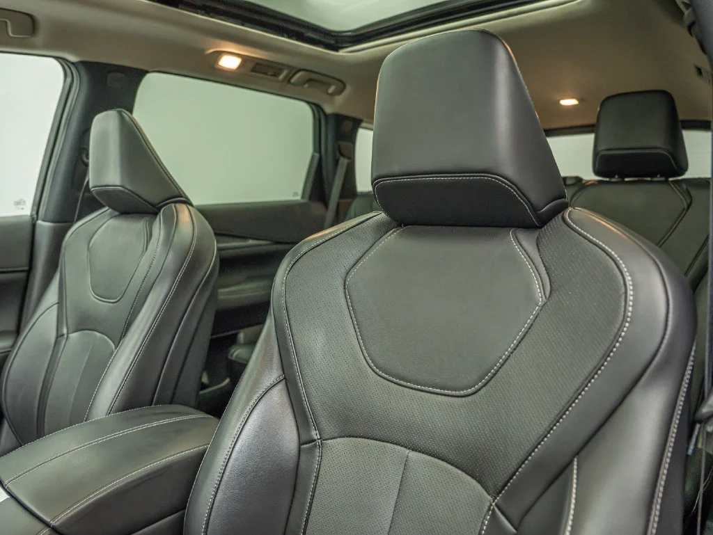 Used 2023 Warm Titanium INFINITI LUXE image 33