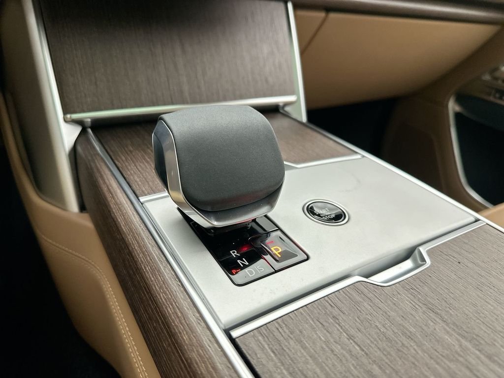 New 2026 Charente Grey LAND ROVER SE 7 Seats image 20