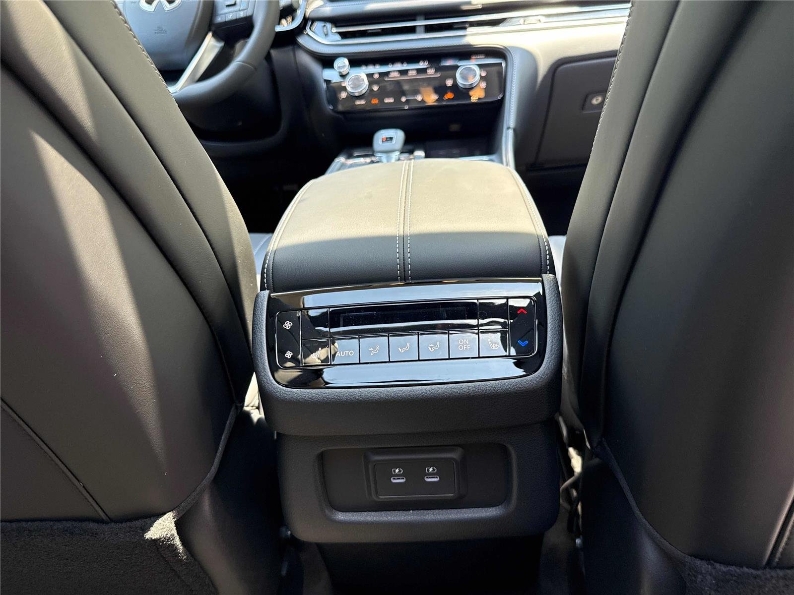 New 2027 RADIANT WHITE INFINITI Luxe FWD image 28