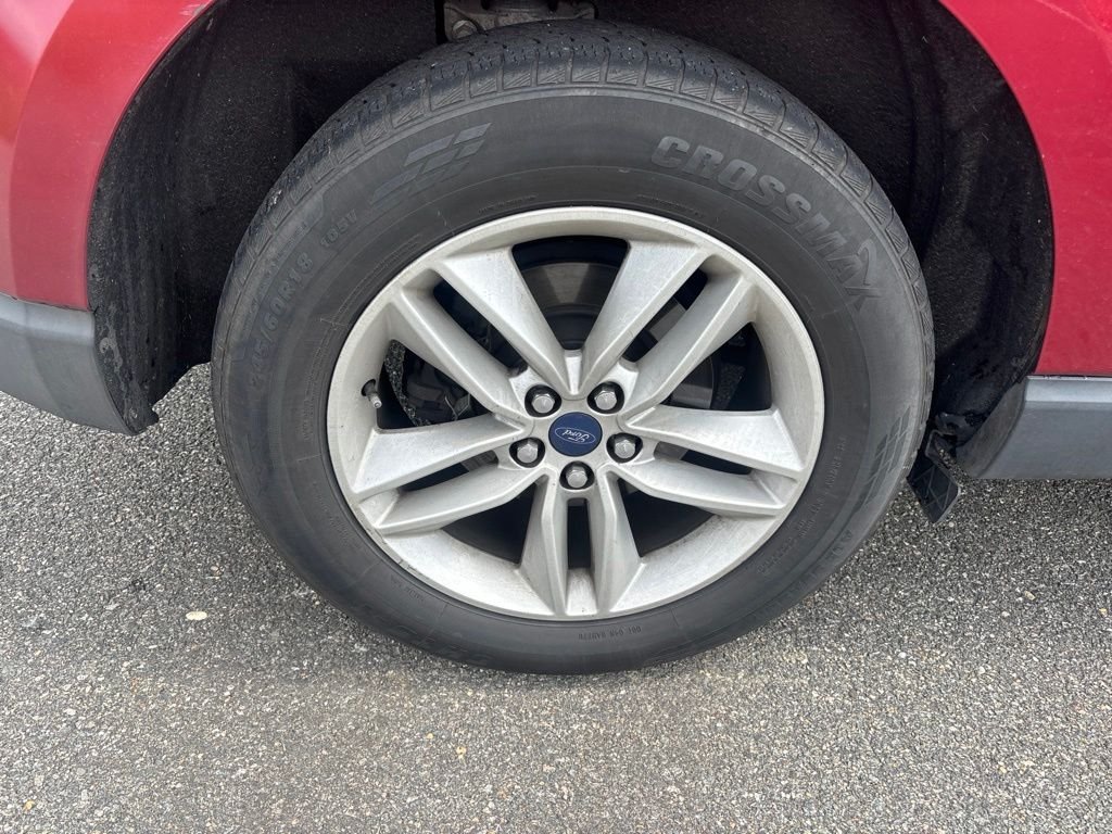 Used 2017 Red Ford SEL image 10