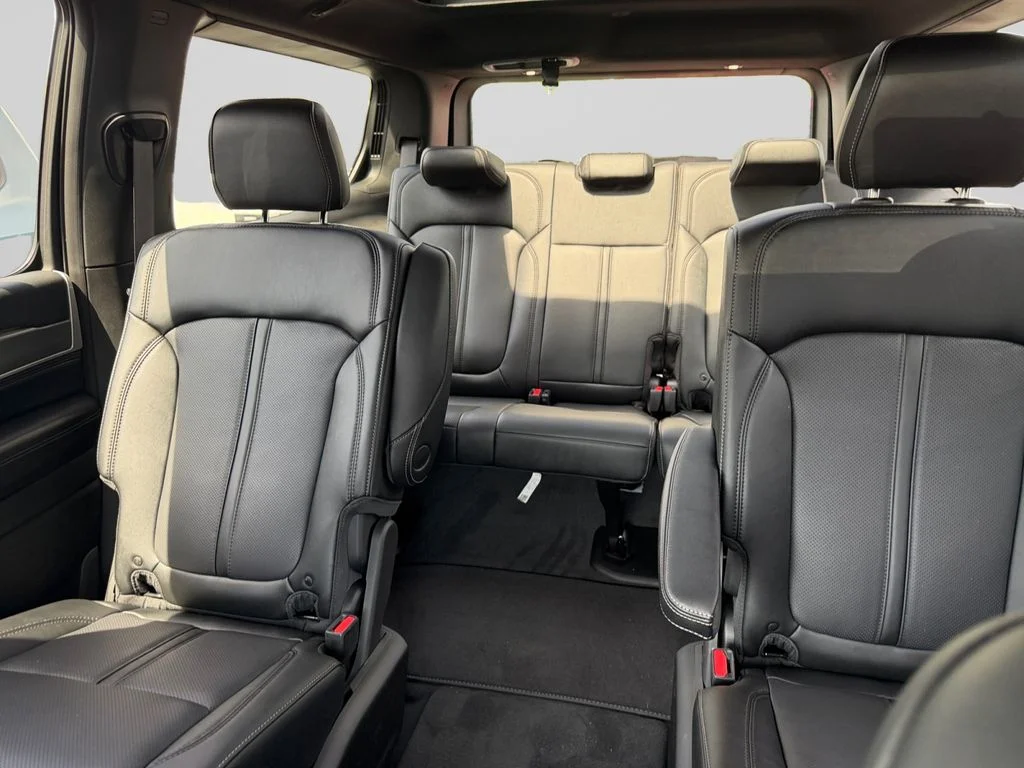 New 2026 Bright White Clear-Coat Exterior Paint Jeep Limited Altitude image 16