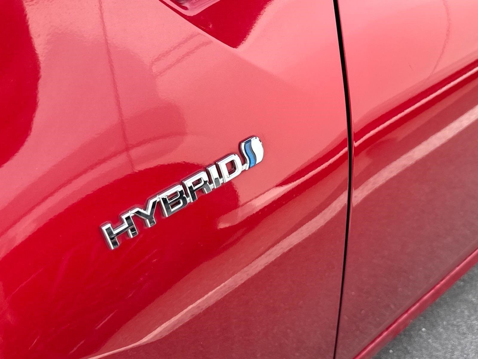 Used 2016 Hypersonic Red Toyota Two image 4