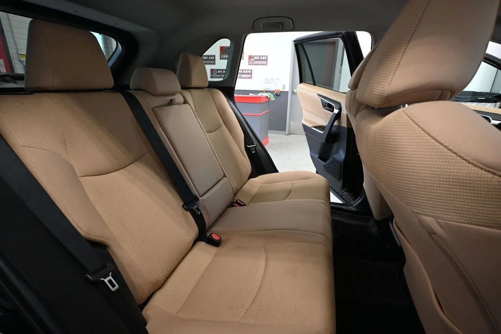 2022 Toyota RAV4 LE - Photo 40