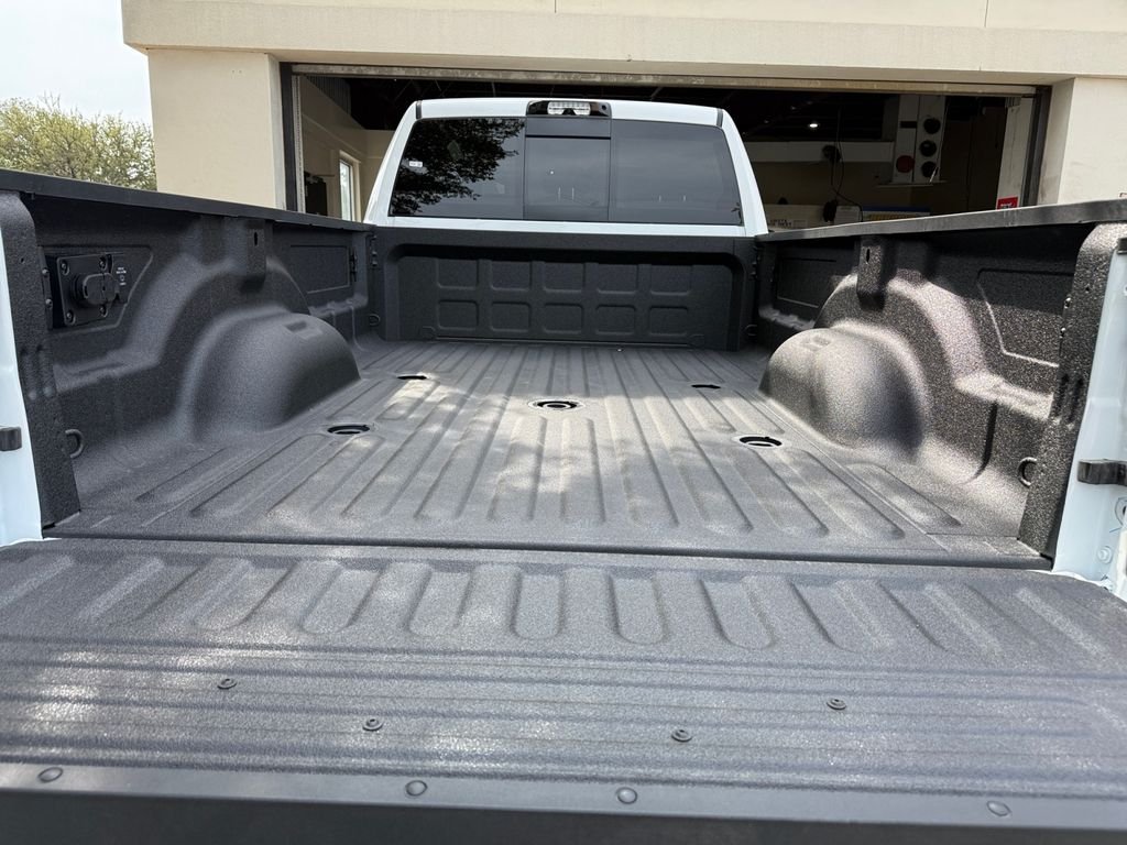 New 2026 Bright White Clear-Coat Exterior Paint RAM Tradesman image 19