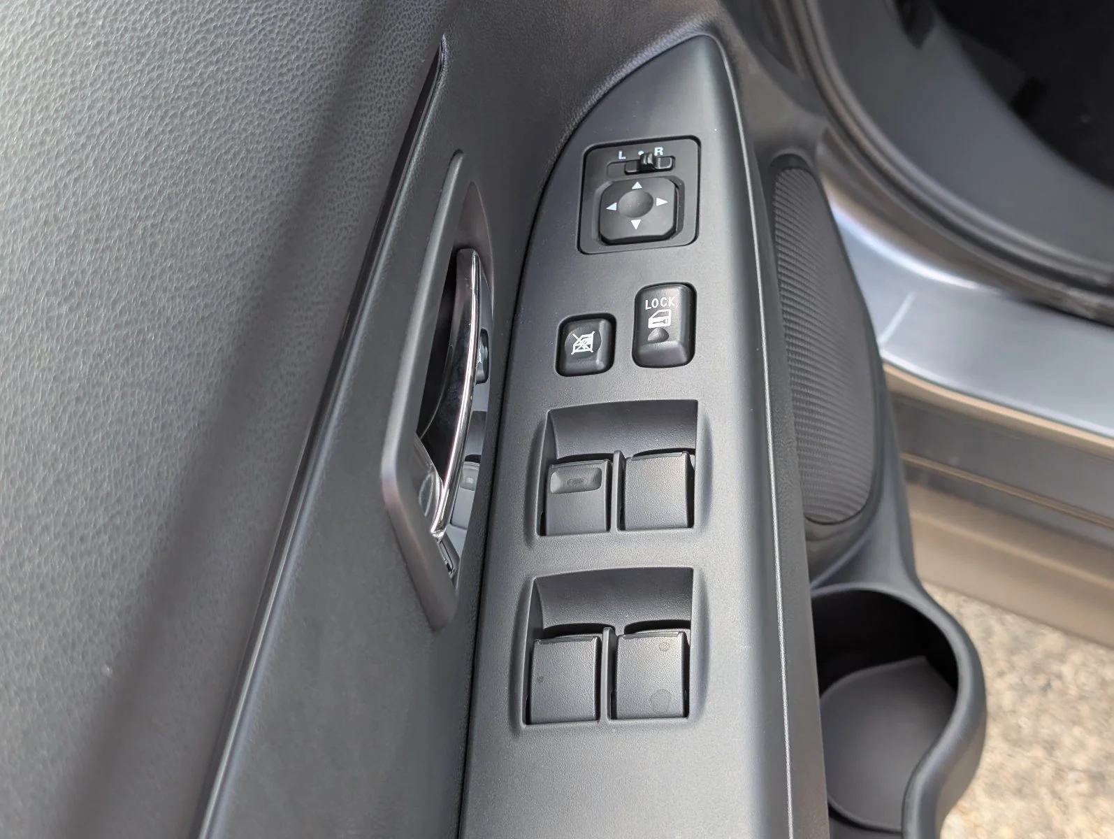 New 2027 Gray Mitsubishi 2.0 ES image 16