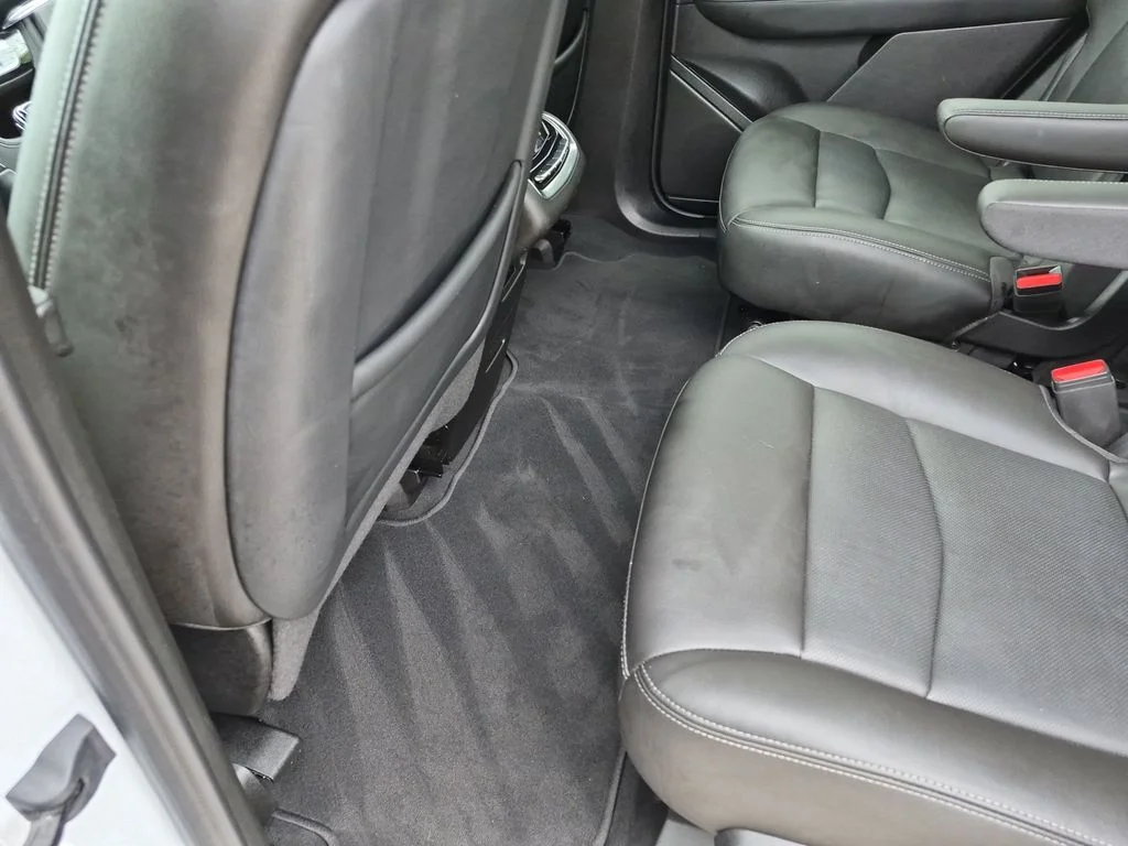 Used 2023 White Cadillac Sport image 39