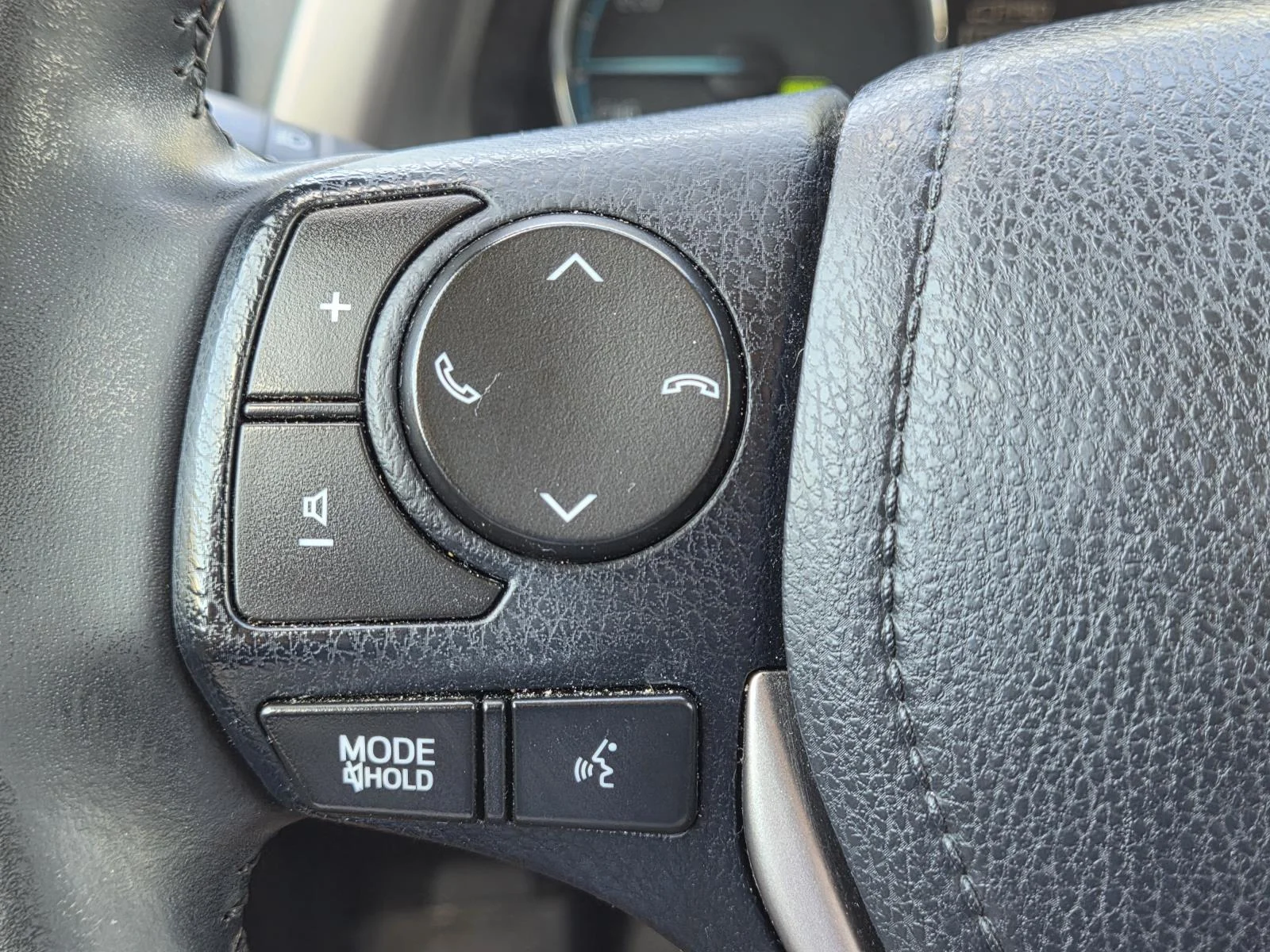 Used 2018 Silver Toyota Hybrid Limited AWD (Natl) image 24