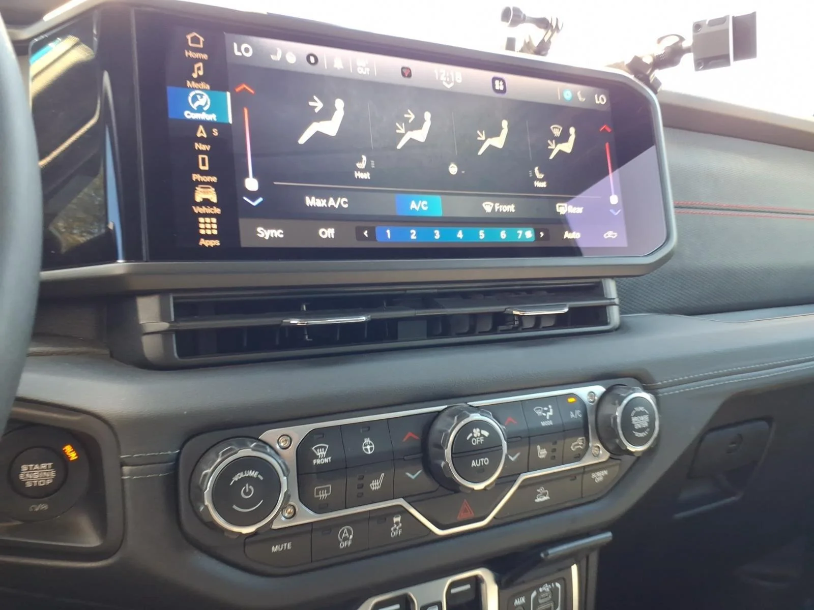 Used 2024 Hydro Blue Pearlcoat Jeep Rubicon image 26