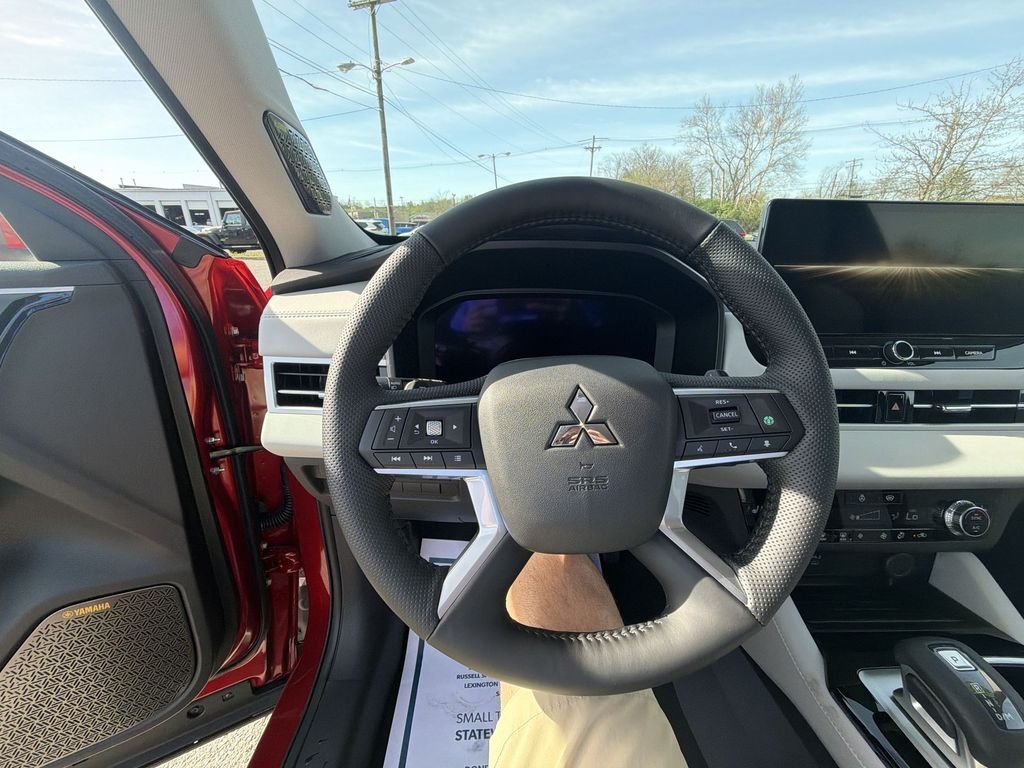 New 2026 Red Mitsubishi SE image 14