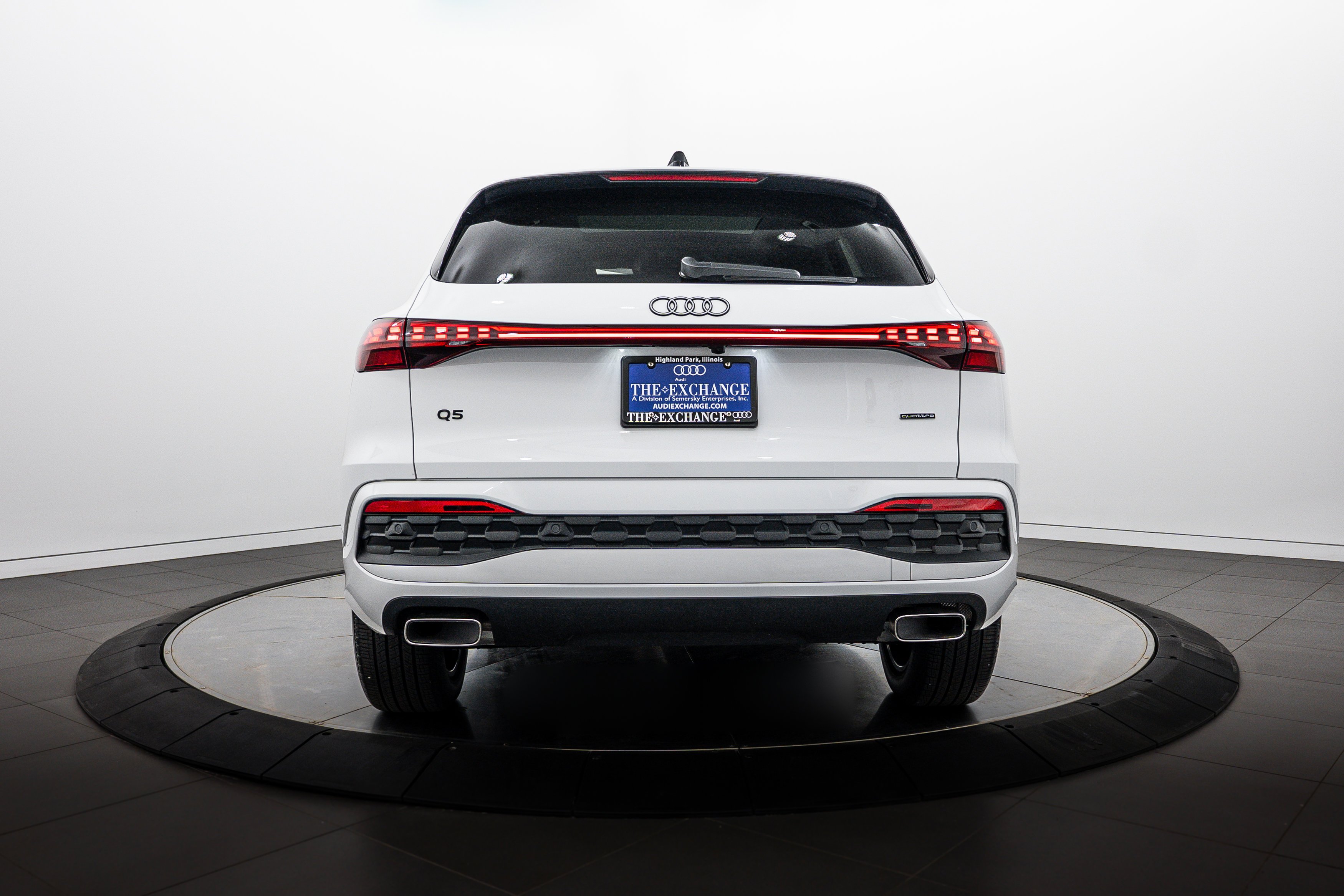Used 2025 Arkona White Audi Premium image 21