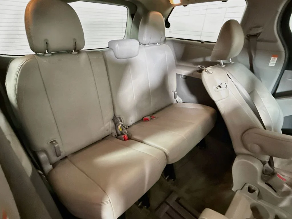 Used 2015 Predawn Gray Mica Toyota XLE Premium image 25