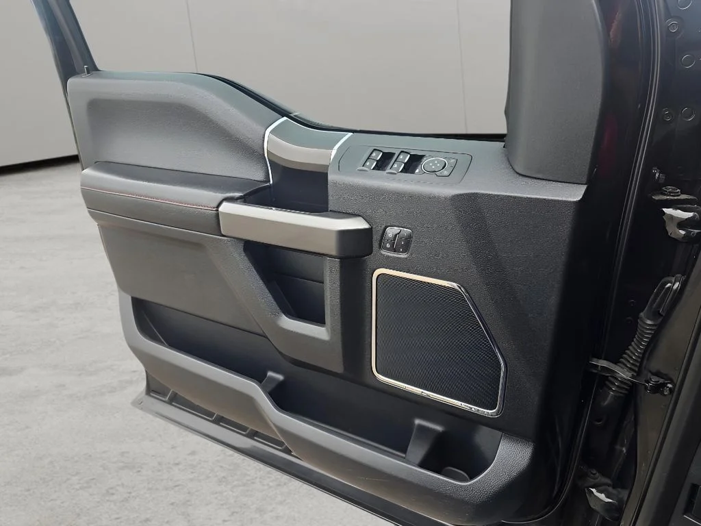 Used 2018 SHADOW BLACK Ford LARIAT image 15