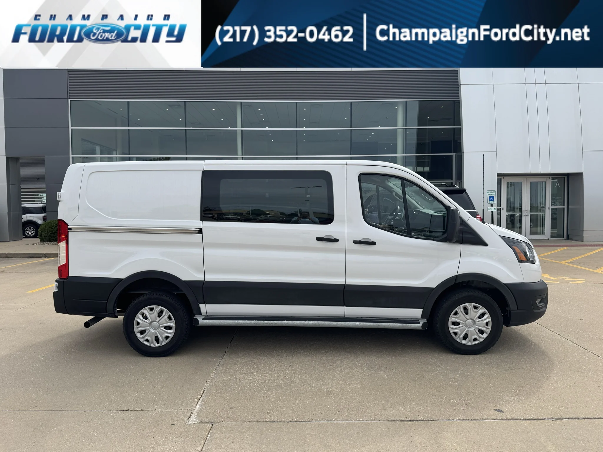 Used 2025 Oxford White Ford Base image 1