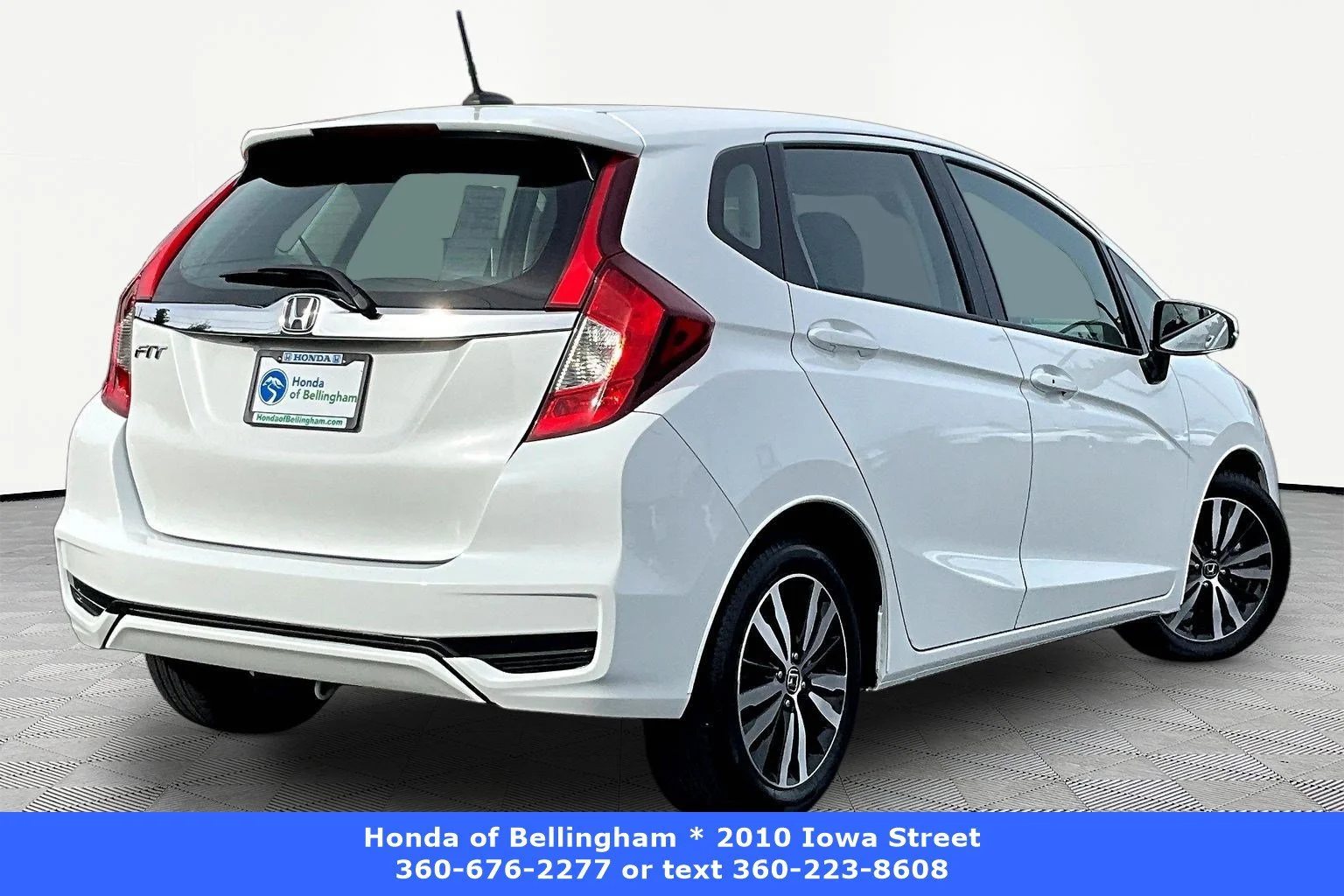 Used 2018 White Honda EX image 6