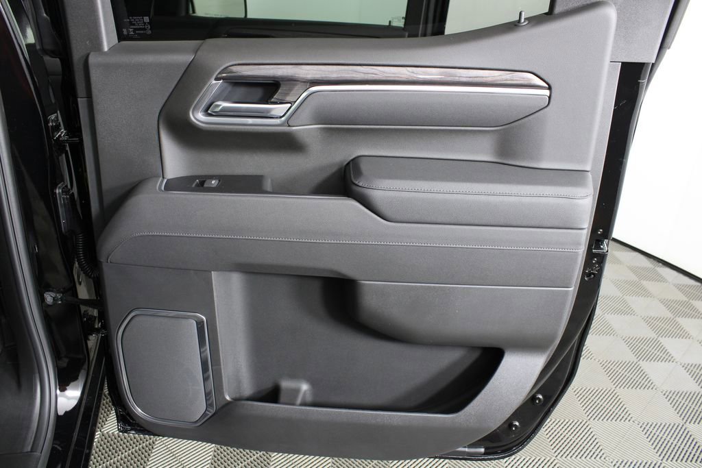 2026 Chevrolet Silverado 1500 LTZ - Photo 9