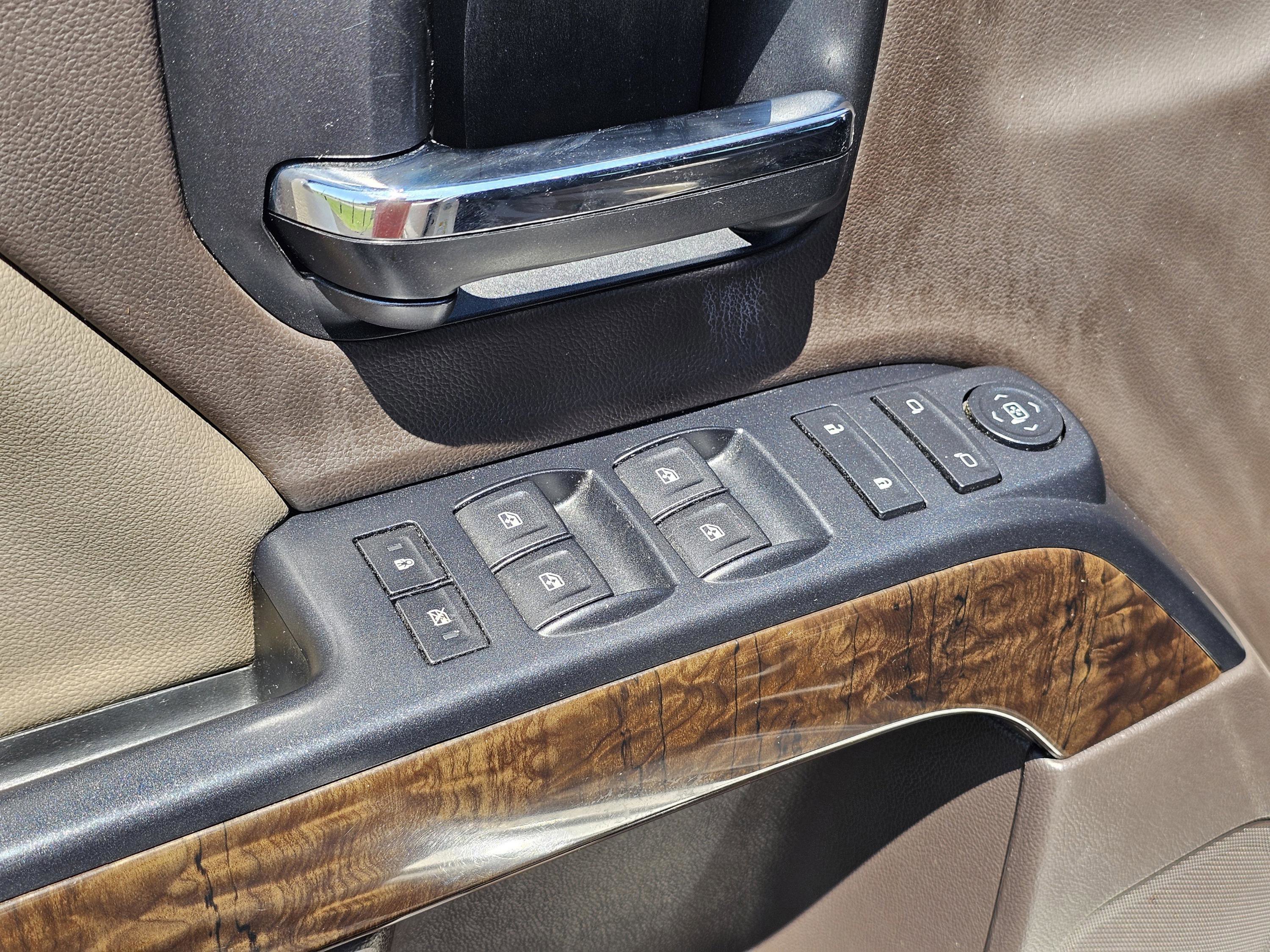 Used 2015 White Diamond Tricoat Chevrolet LT image 15
