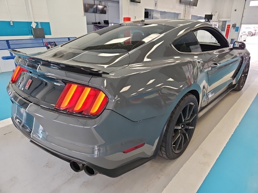 Used 2018 Grey Ford Shelby GT350 image 4