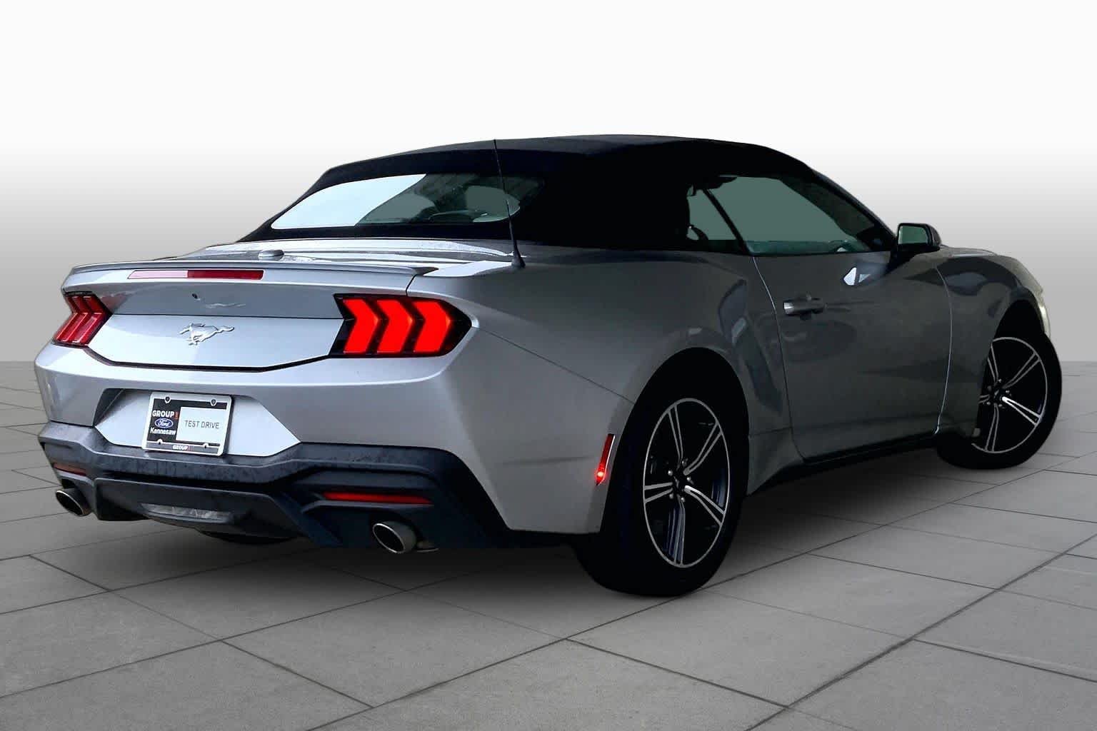 Used 2024 Iconic Silver Ford EcoBoost Premium image 11
