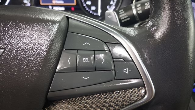 Used 2022 CRYSTAL WHITE TRICOAT Cadillac AWD Sport image 33