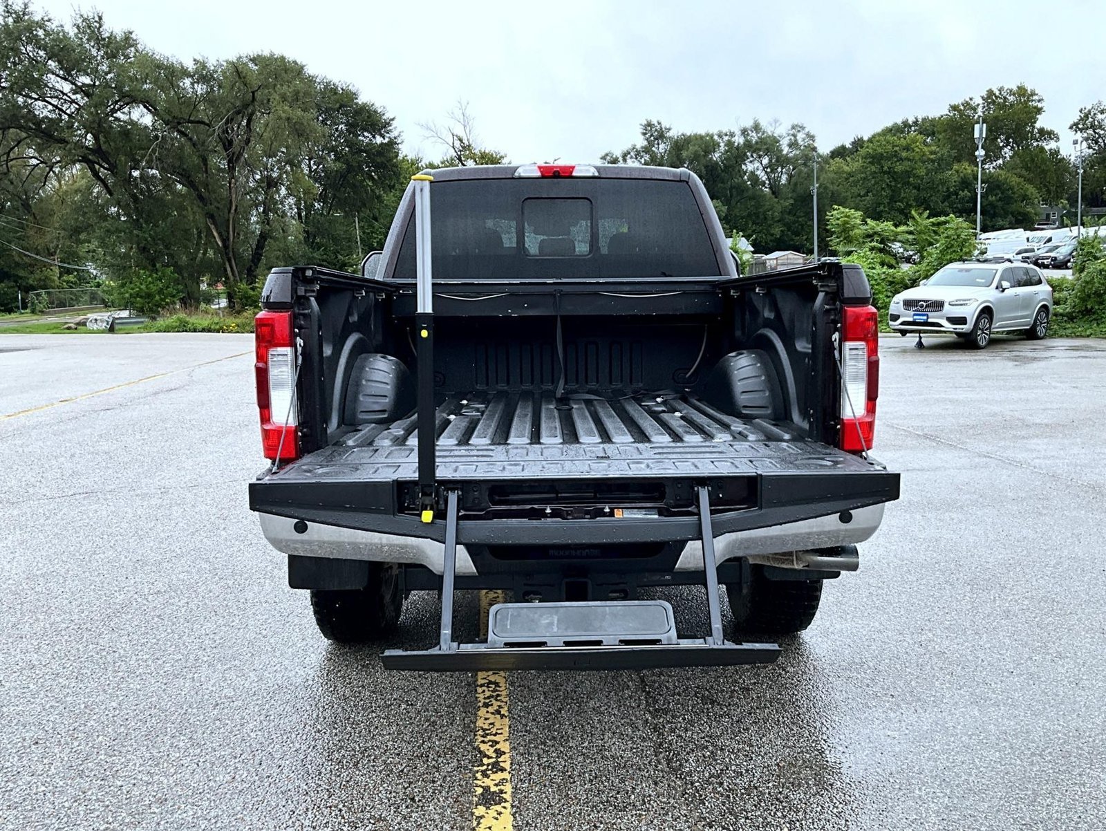 Used 2019 Red Ford Lariat image 9