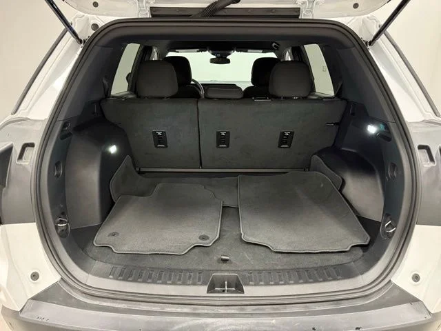 Used 2026 White GMC Elevation image 32