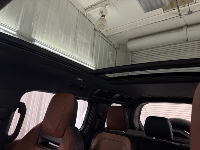 New 2026 Borasco Grey Land Rover OCTA image 36