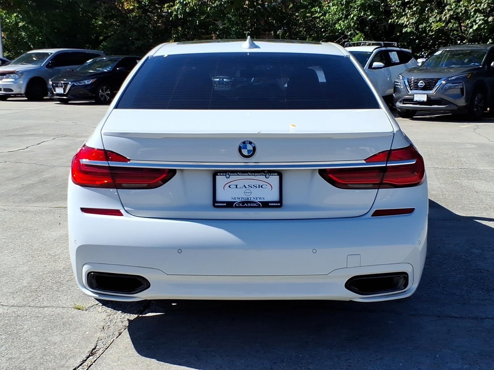 Used 2018 Alpine White BMW 750i xDrive image 8