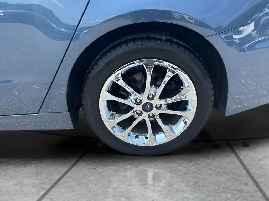 Used 2019 Blue Ford SE image 20