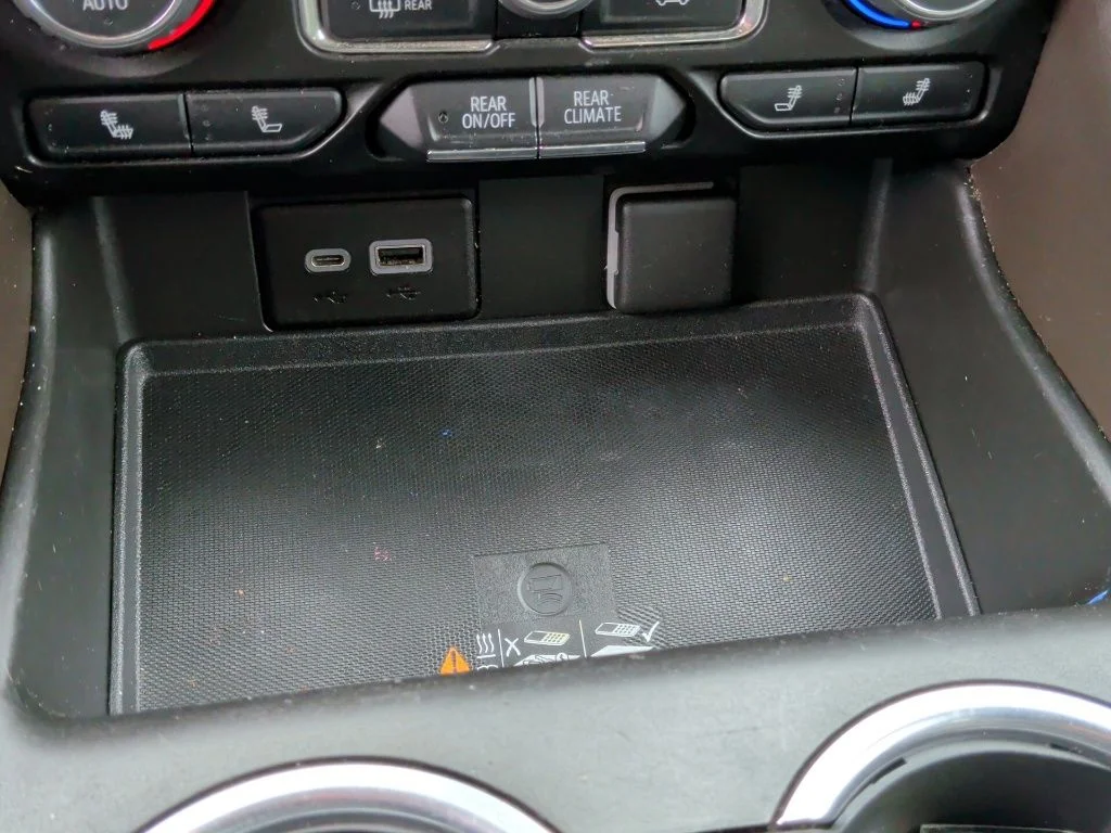 Used 2022 Gray Chevrolet LT image 31