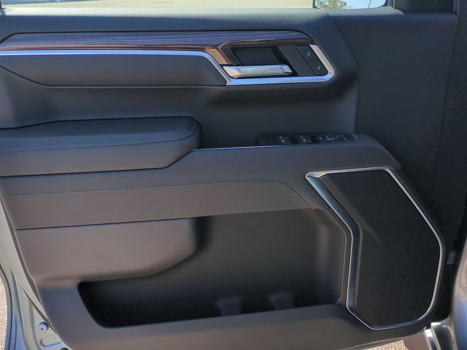 2026 Chevrolet Silverado 1500 LT - Photo 10