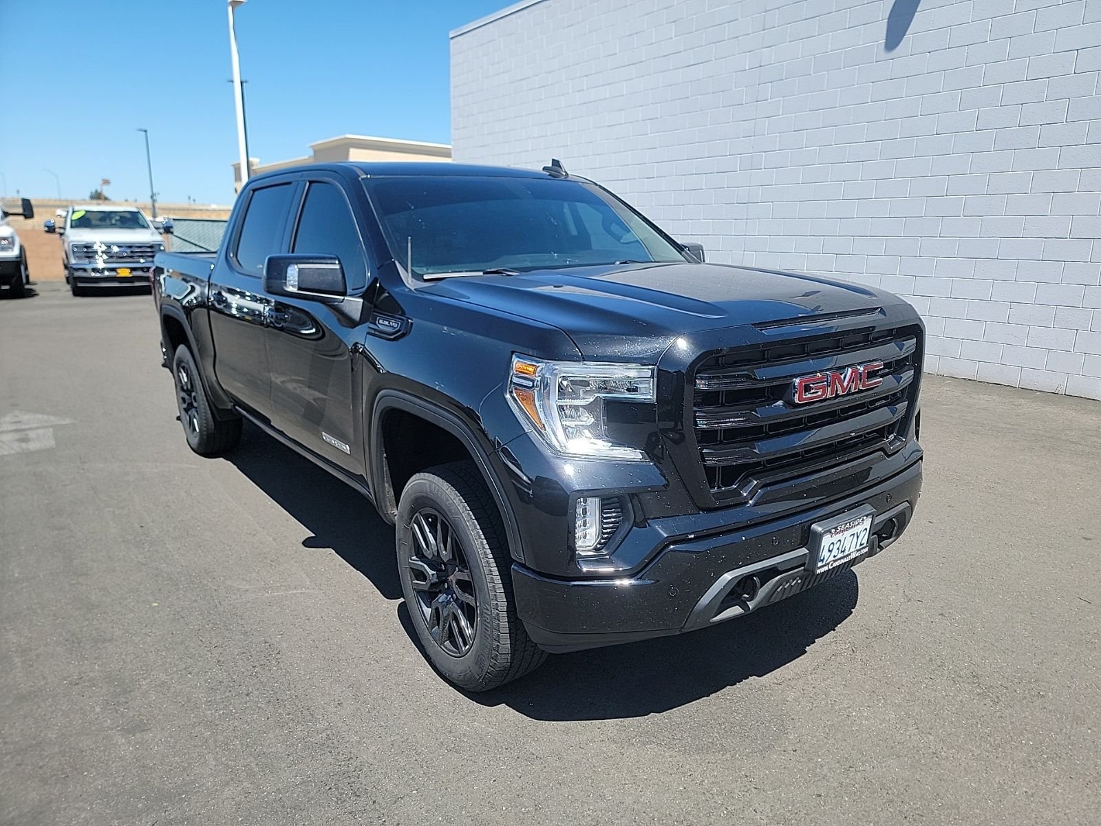 Used 2020 Black GMC Elevation image 4