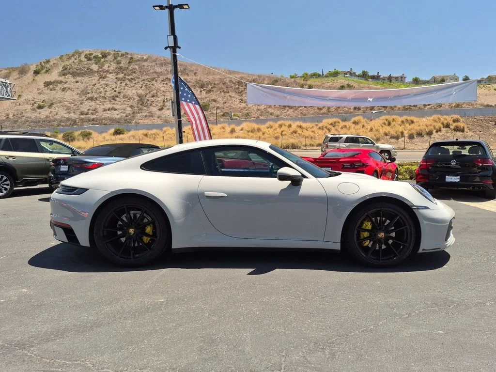 Used 2024  Porsche  image 4