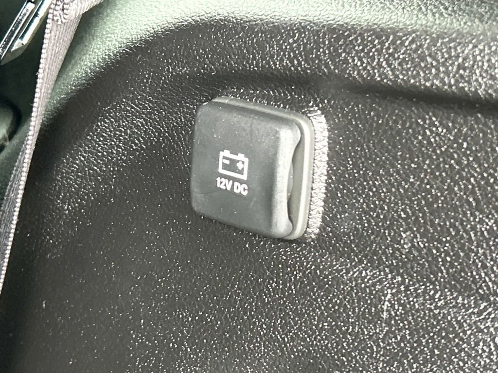 Used 2023 Black Jeep Altitude image 13