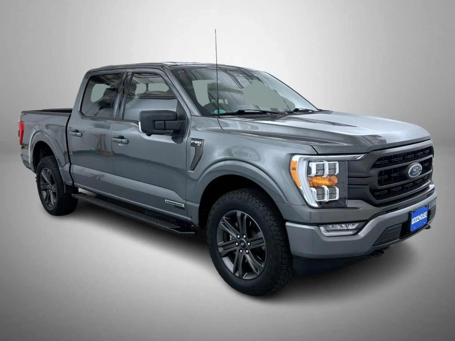 Used 2023 Gray Ford XLT image 3